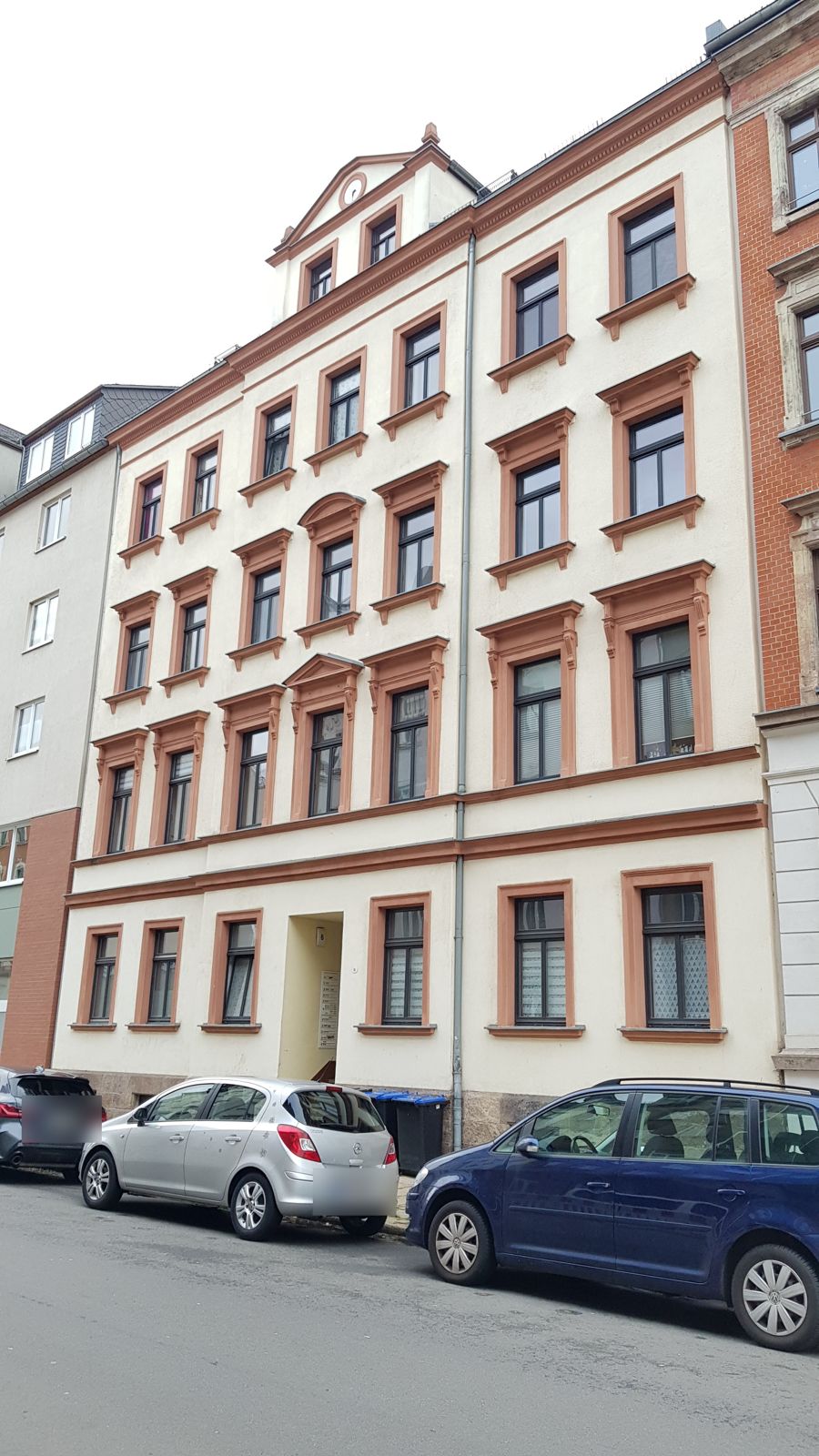 Saniertes Gründerzeit-Mehrfamilienhaus mit zehn Wohnungen in Chemnitz
